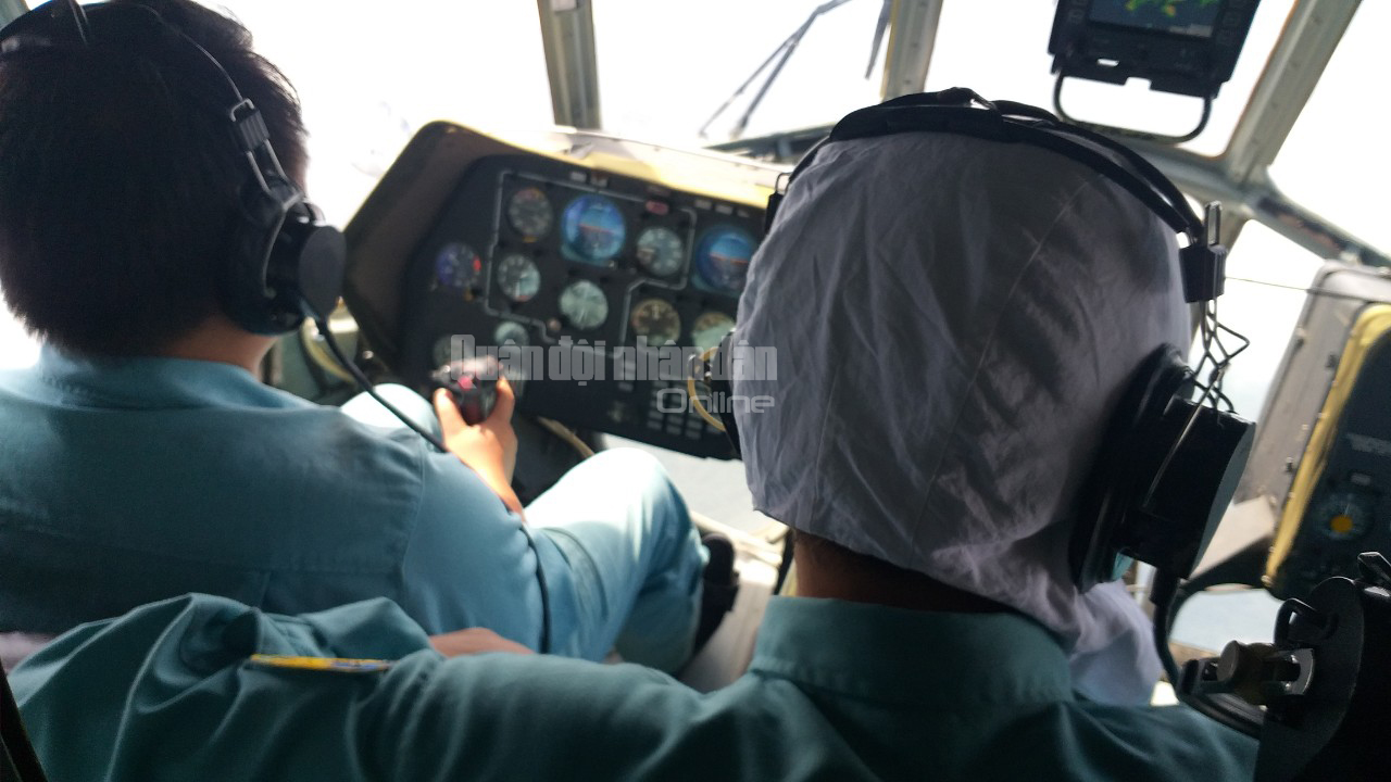 Tiếp tục bay cứu trợ người dân huyện Phước Sơn